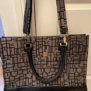 Authentic Diane Von Furstenberg Should Bag Purse